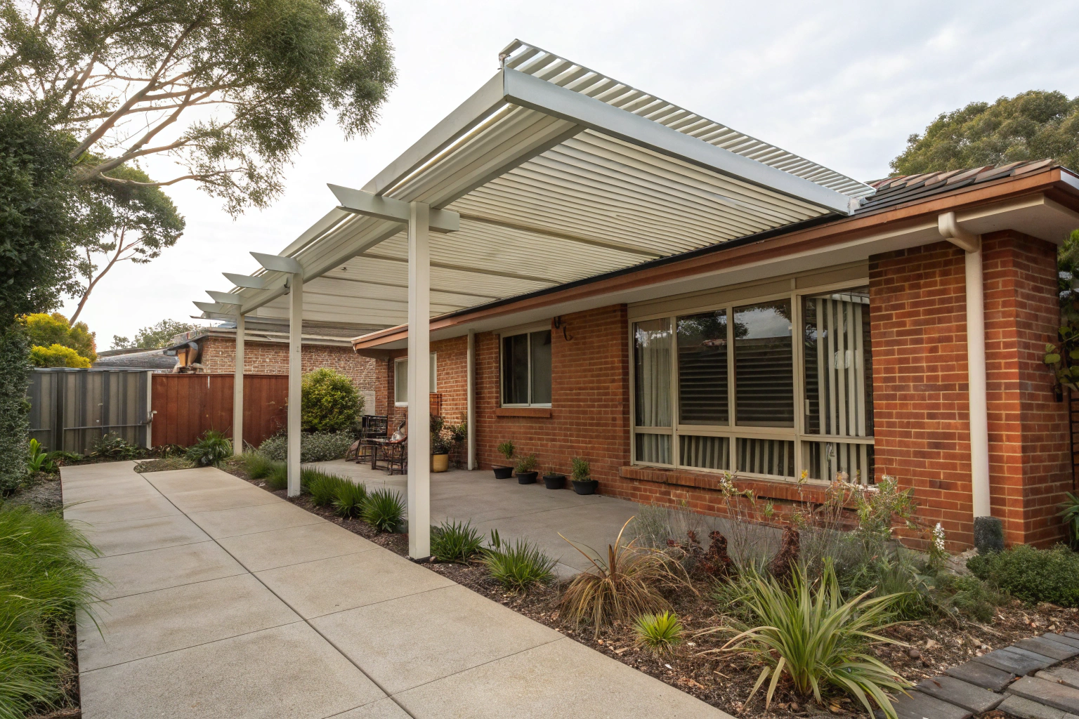 Louvred roof pergola on compact coastal block Central Coast NSW